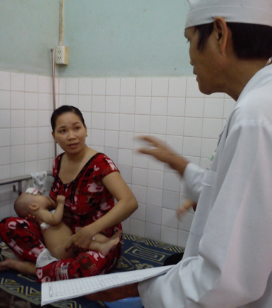 Tiền Giang: Tiêm văcxin Quinvaxem, 27 trẻ em nhập viện