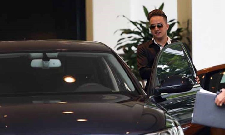 Nhận xe tiền tỷ, Long Nhật đẳng cấp hơn Cao Thái Sơn?