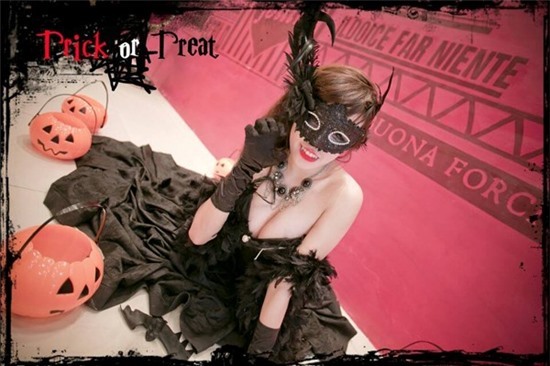 Hot girl đua nhau tung ảnh ma quái chào Halloween