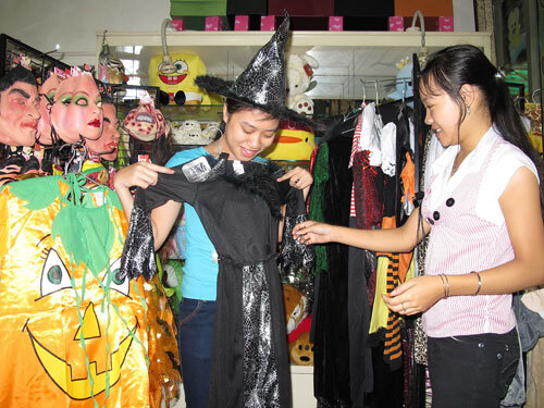Sản phẩm hóa trang Halloween năm nay có gì mới?