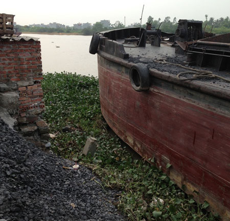 Đã xác định đôi nam nữ buộc vào nhau chết trên sông