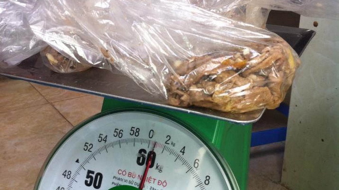 Bắt quả tang vụ “ăn bớt” suất ăn học sinh tiểu học