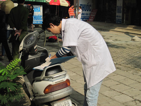 Rơi từ ban công tầng 7, một phụ nữ tử vong