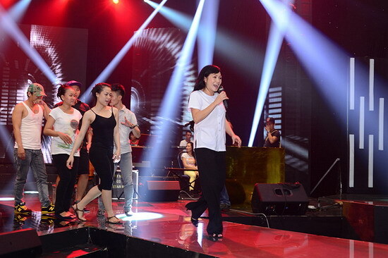 Hé lộ sân khấu đẹp mắt trong liveshow