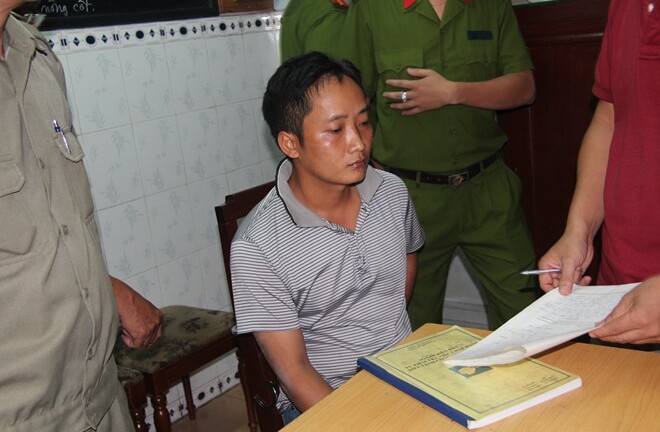 3 chị em dính vào nhau do kẻ yêu bệnh hoạn tạt axit