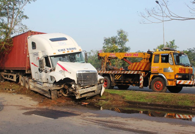 Nhờ đi vệ sinh, 5 người may mắn thoát chết