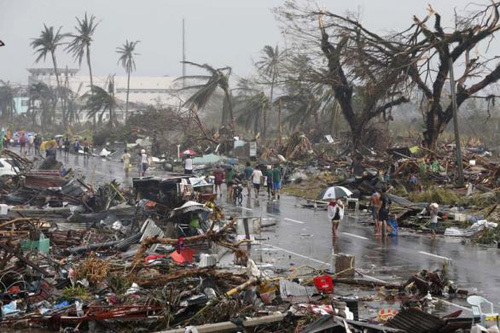Bão Haiyan: Người Việt ở địa ngục Tacloban mong đồ ăn từng giây