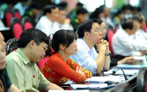 Chất vấn bộ trưởng: Ai nên ngồi “ghế nóng”?