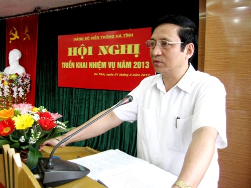 Tước bỏ nhiều chức vụ của một tỉnh ủy viên nhận tiền chạy việc