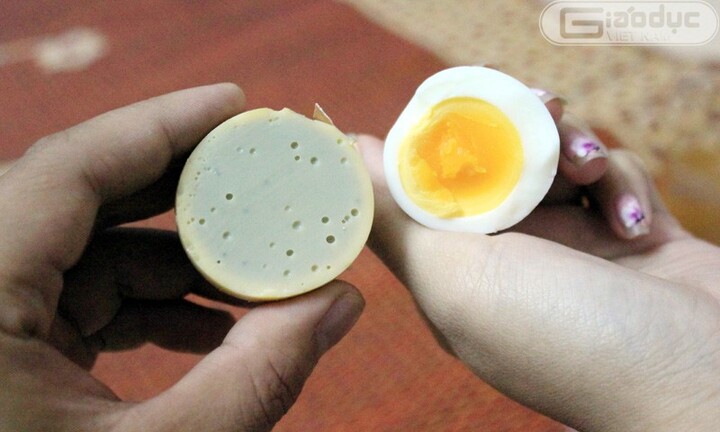 Clip: Trứng gà làm từ cao su gây sốc người tiêu dùng tại Hà Nội