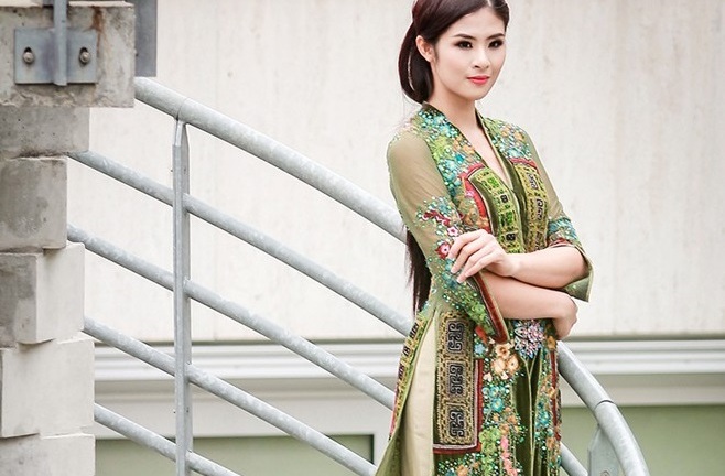 Ngọc Hân thích diện áo dài hồn Việt khi làm MC ở Paris