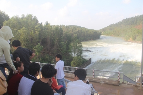 Đi thăm thầy cô giáo nhân ngày 20/11, hai học sinh tử nạn