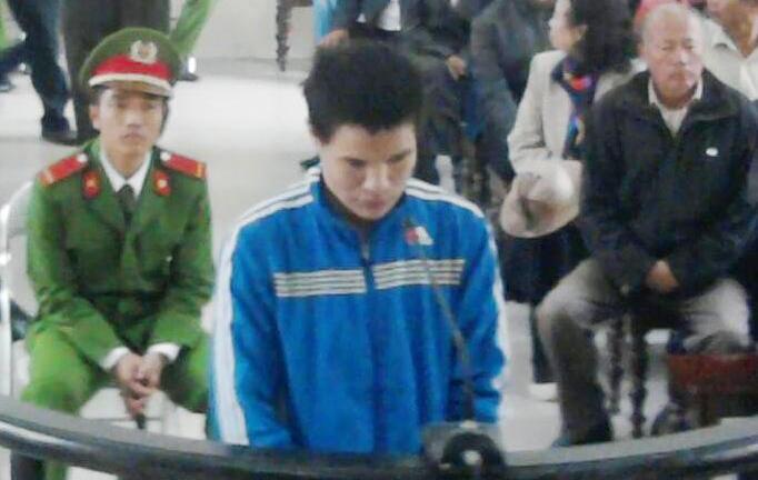 Chồng máu lạnh đâm chết vợ cũ ngay tại trụ sở công an