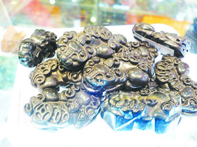 Thủ đoạn quỷ quái khiến đại gia mê đá thiên thạch