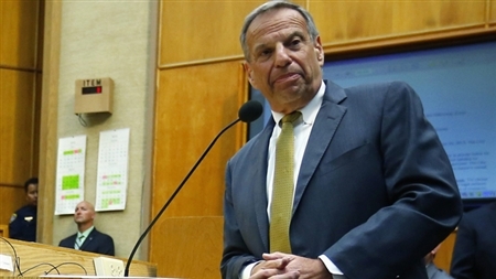 Sếp gợi ý nhân viên không... mặc quần lót khi làm việc