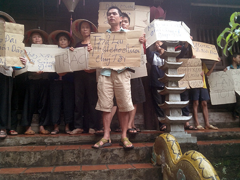 Cả xã ký tên 'mời' sư Thích Minh Phượng ra khỏi chùa