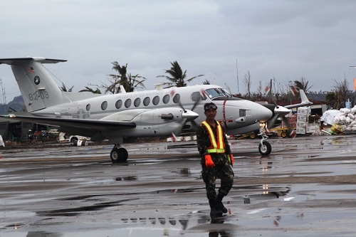 Cận cảnh cầu hàng không quân sự lớn nhất thế giới 