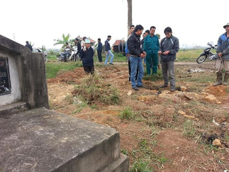 Kẻ gian xới tung mộ cổ