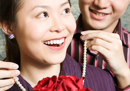 Chỉ có gái nghèo mới tham những món đồ của tình cũ