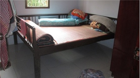 Ngáo đá, nam thanh niên khỏa thân chạy khắp xóm rồi làm nhục thím già