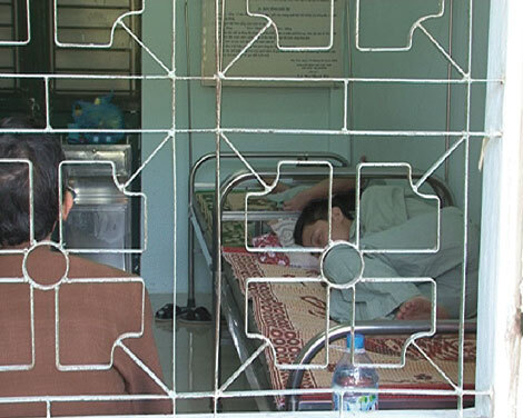 Dâu cầm nhà gán nợ, bố mẹ chồng phát bệnh tâm thần