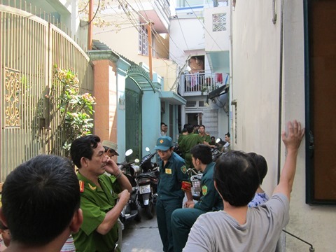 Hai nữ sinh dũng cảm băng tường lửa cứu 13 sinh viên