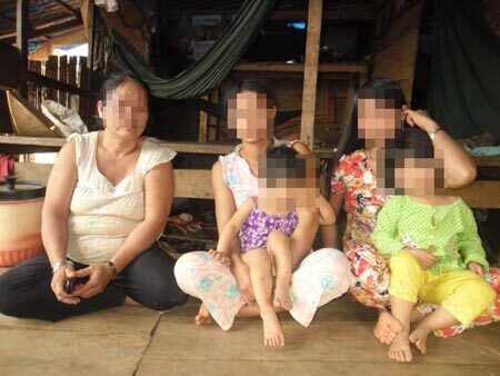 Cha dượng hãm hiếp 2 con riêng của vợ đến có thai