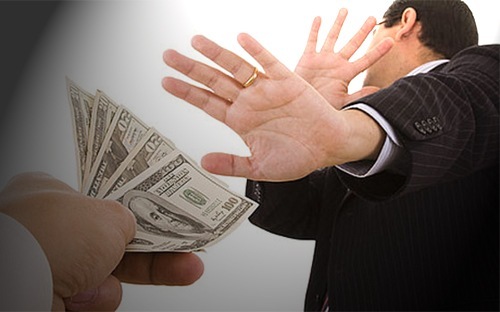 Cử tri An Giang đề nghị thu tiền tham nhũng để tăng lương