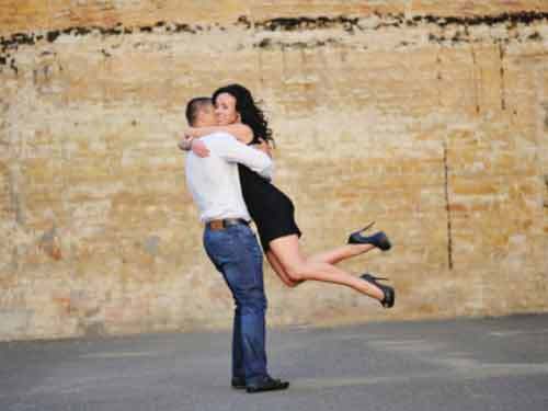 Lợi ích bất ngờ từ ôm