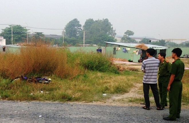 Phát hiện xác thanh niên trong bụi cỏ ở Sài Gòn