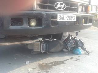 Xe chở bồn xăng va xe máy, hai người thương nặng