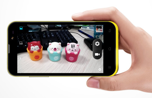 HKPhone RACER - smartphone lõi tứ giá rẻ chính thức lên kệ