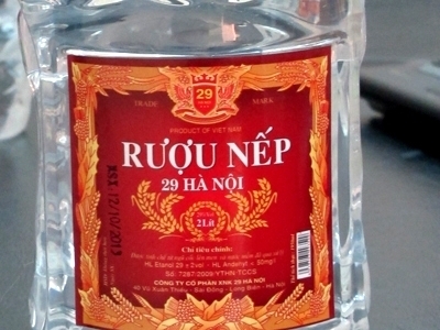 Vụ rượu khiến 9 người chết: Bắt khẩn cấp giám đốc, 2 nhân viên