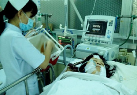 TP.HCM: Mâu thuẫn, chồng chém bụng vợ khiến con rơi ra ngoài