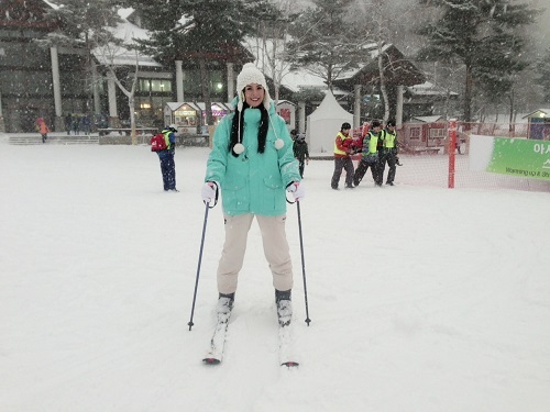 Ngọc Hân phấn khích trượt tuyết tại Hàn Quốc