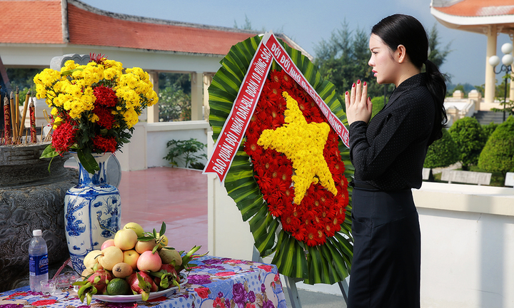 Lý Nhã Kỳ lần đầu trải lòng về người cha từng là đặc công rừng Sác