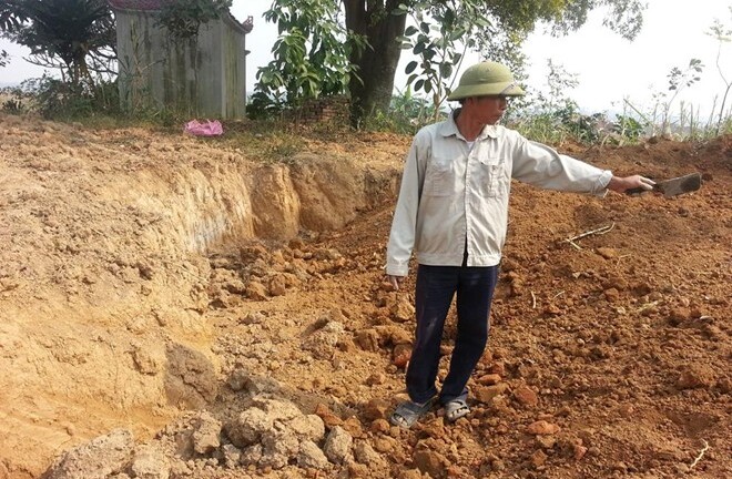 Mộ tổ một dòng họ bị đào trộm bằng máy xúc ở Quốc Oai