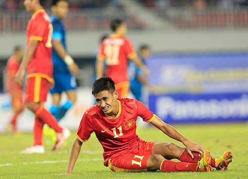 Dân mạng lại xôn xao về clip chế thất bại của U23 Việt Nam