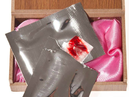 Gặp nạn đêm động phòng vì dùng màng trinh giả