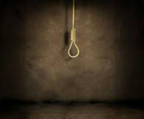 Một phụ nữ treo cổ tự tử bất thường trong buồng tạm giam