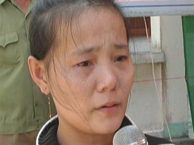 Độc ác rạch mặt bé 2 tuổi hàng xóm vì... giống chồng