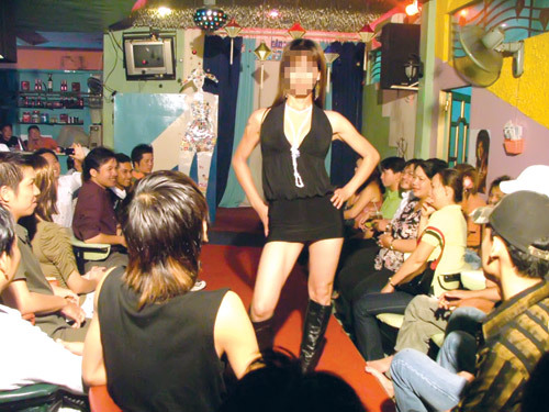 Nước mắt người chuyển giới