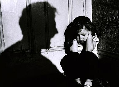 Rúng động giáo viên mầm non cấu véo, chọc tăm vào vùng kín trẻ