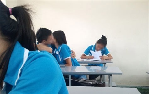 Khi sinh viên chọn giảng đường làm nơi 'thân mật'