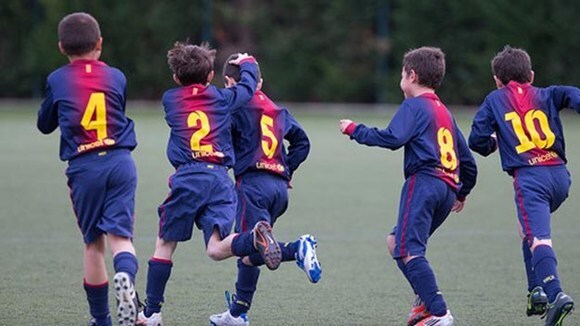 Video: 5 pha phối hợp ghi bàn đỉnh nhất của sao nhí Barca