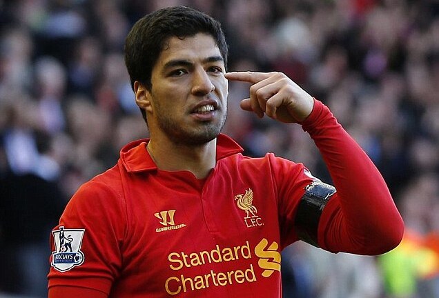 Video: Suarez bị kéo ngã, Liverpool vẫn không được hưởng 11m