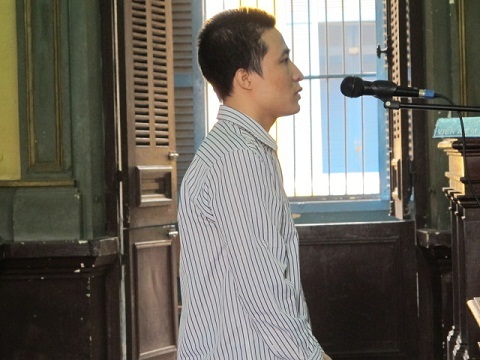 Cứa cổ vợ cũ vì dám có thai với nhân tình mới 