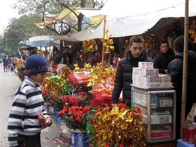 Đổi tiền lẻ tăng nhiệt dịp giáp Tết