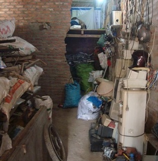 Buôn đồng nát… kiếm nghìn “đô” mỗi tháng