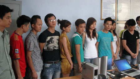 Những bữa tiệc thác loạn ngập tràn sex, thuốc kích thích